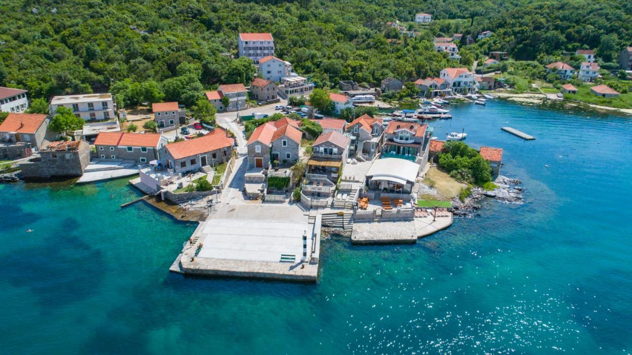 Villa Family House Bjelila à Tivat Extérieur photo