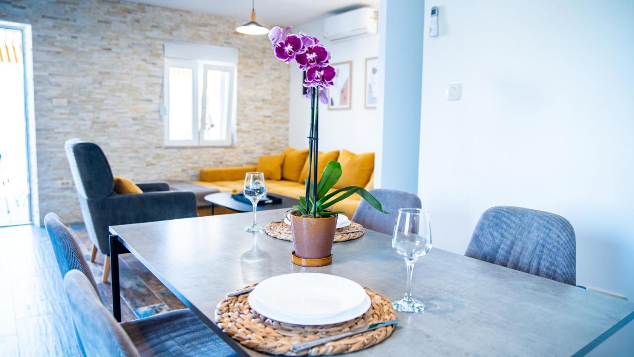 Villa Family House Bjelila à Tivat Extérieur photo