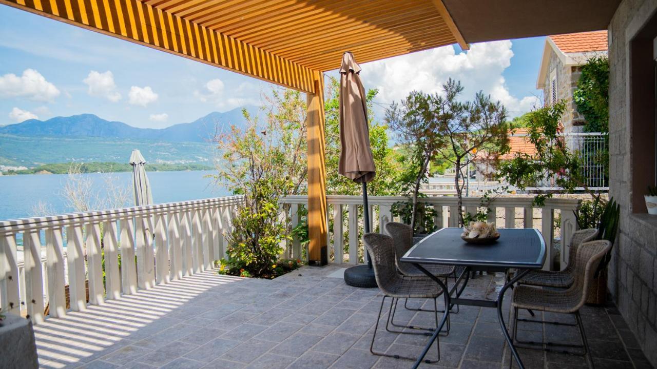 Villa Family House Bjelila à Tivat Extérieur photo