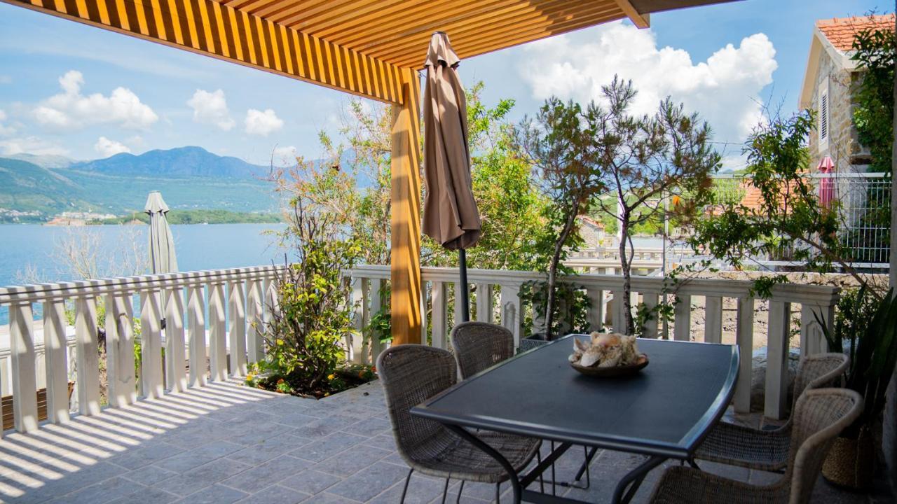 Villa Family House Bjelila à Tivat Extérieur photo
