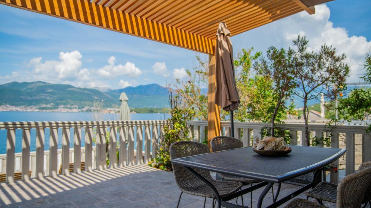 Villa Family House Bjelila à Tivat Extérieur photo