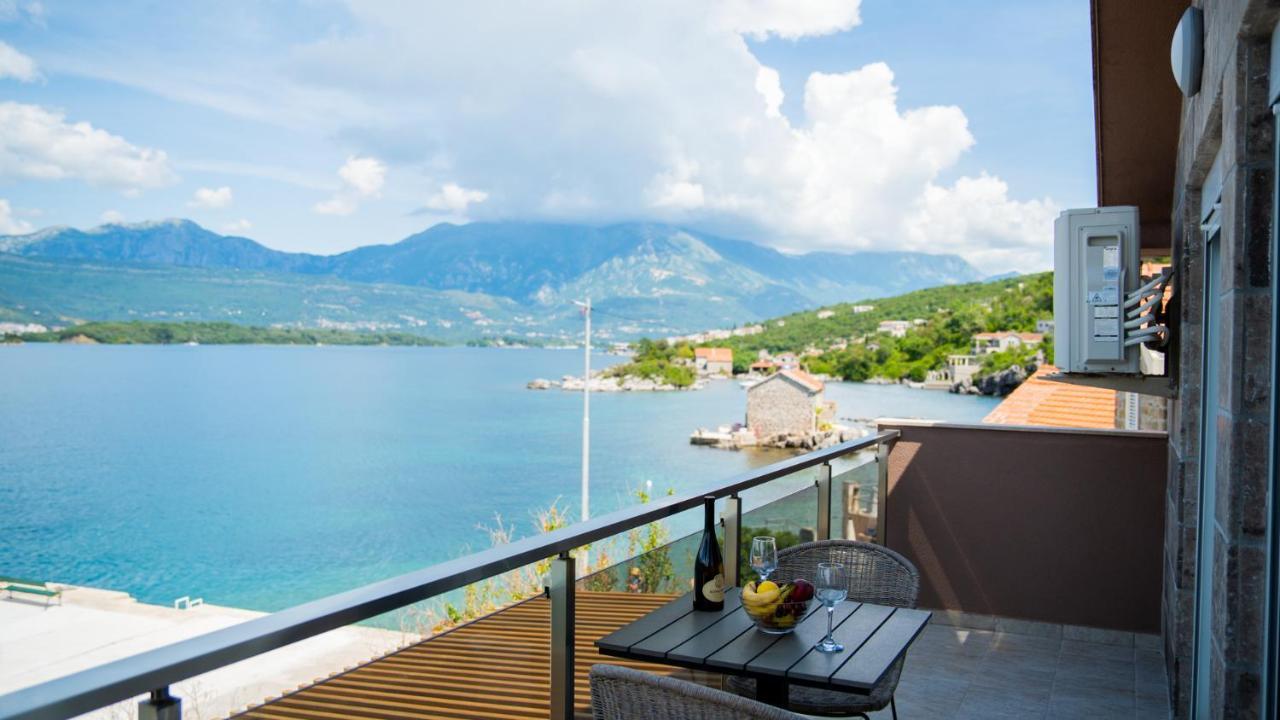 Villa Family House Bjelila à Tivat Extérieur photo