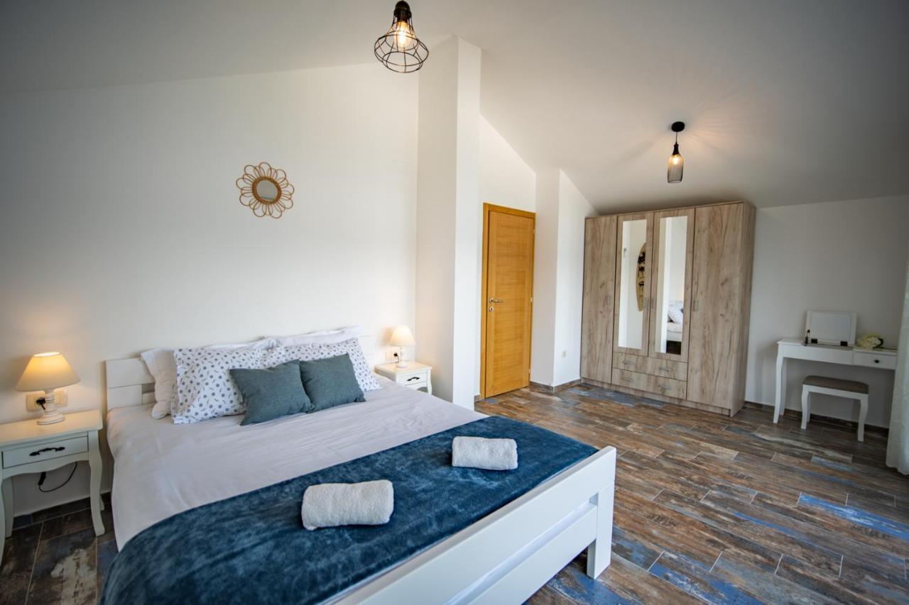 Villa Family House Bjelila à Tivat Extérieur photo