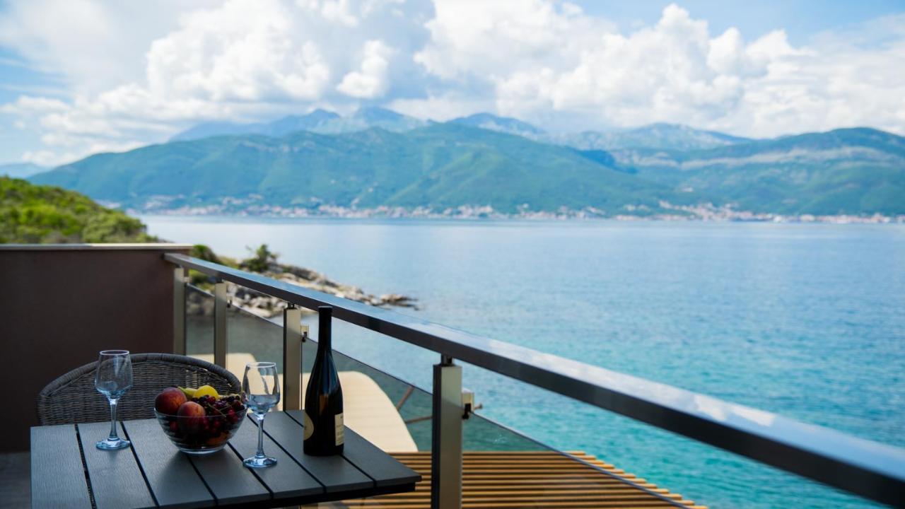 Villa Family House Bjelila à Tivat Extérieur photo