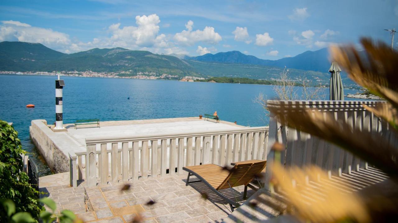 Villa Family House Bjelila à Tivat Extérieur photo