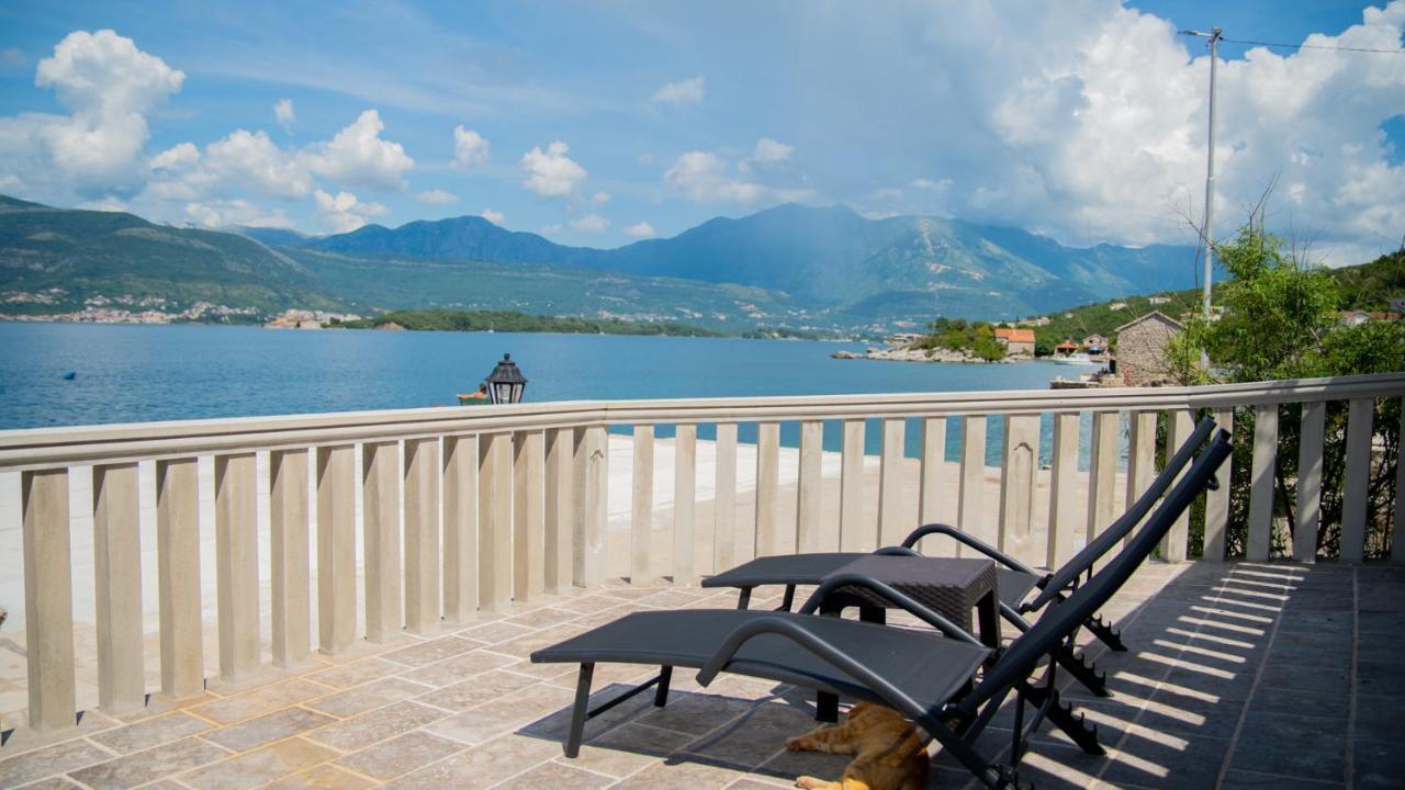 Villa Family House Bjelila à Tivat Extérieur photo